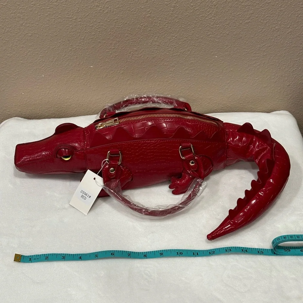 Red Alligator-Shaped Handbag - Picture 5 of 6